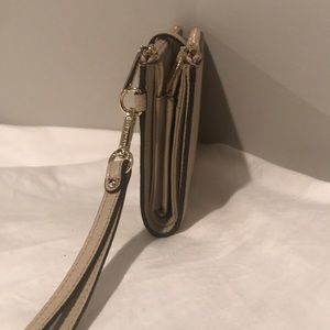 MICHAEL Michael Kors Bags - Michael Kors wristlet wallet MICHAEL Michael Kors Bags - Michael Kors wristlet wallet
